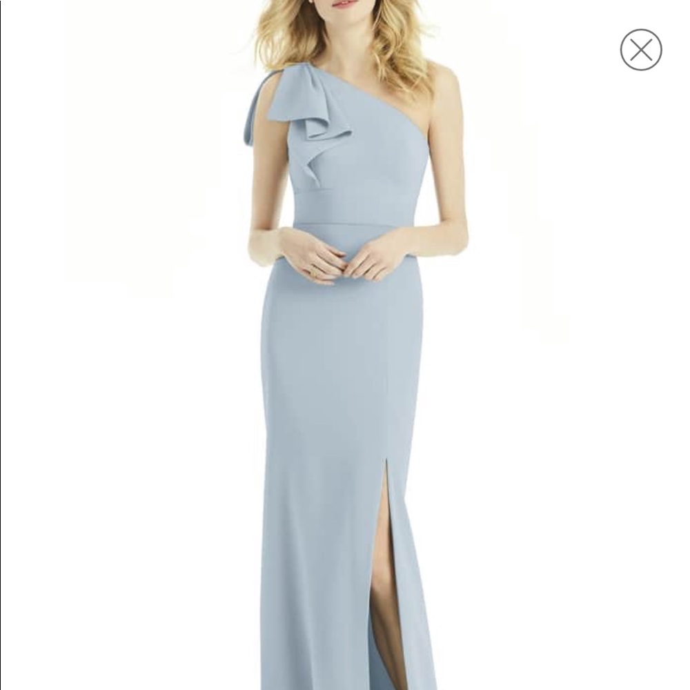 Now one-shoulder gown “mist”
